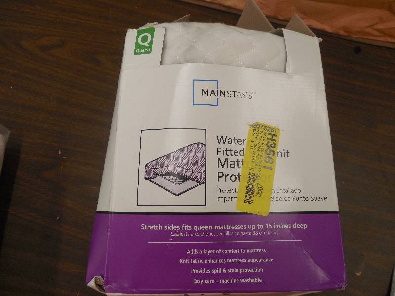 lot 51 image: (2) Mattress Pad Protector