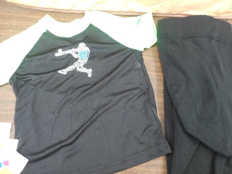 lot 53 image: Clothes lot