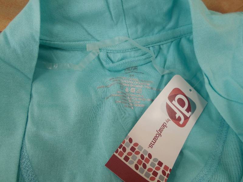lot 57 image: Dear foams Bath Robe