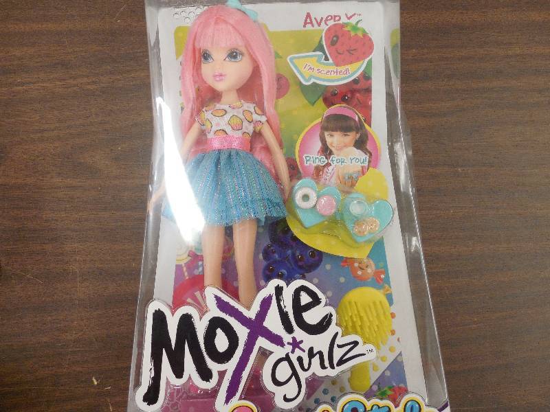 lot 68 image: Moxie Girlz Sweet Style Doll - Avery