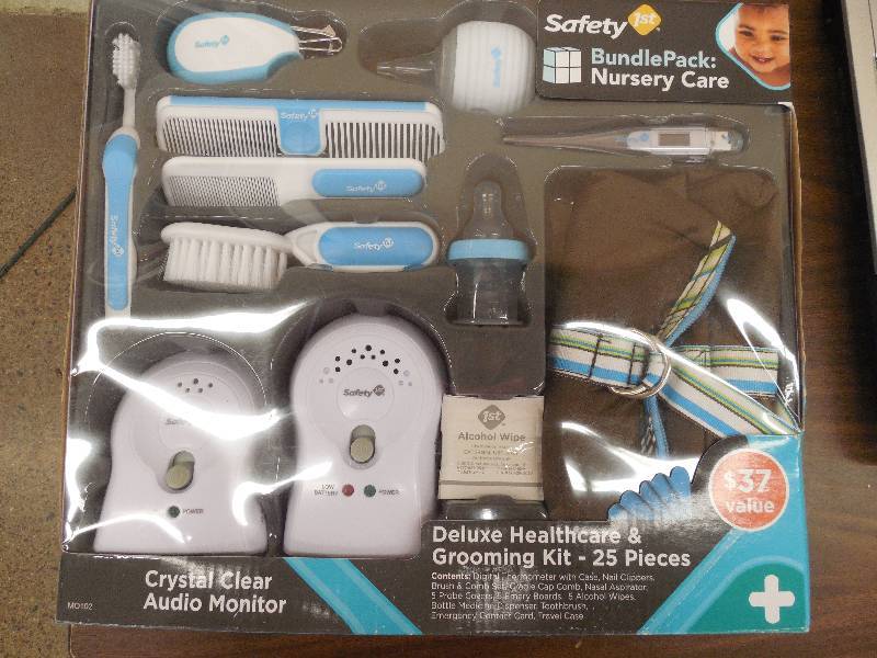 lot 72 image: Safety 1st - Nursery Monitor Bundle Pack, Blue