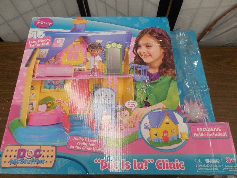 lot 83 image: Doc McStuffins Clinic Playhouse