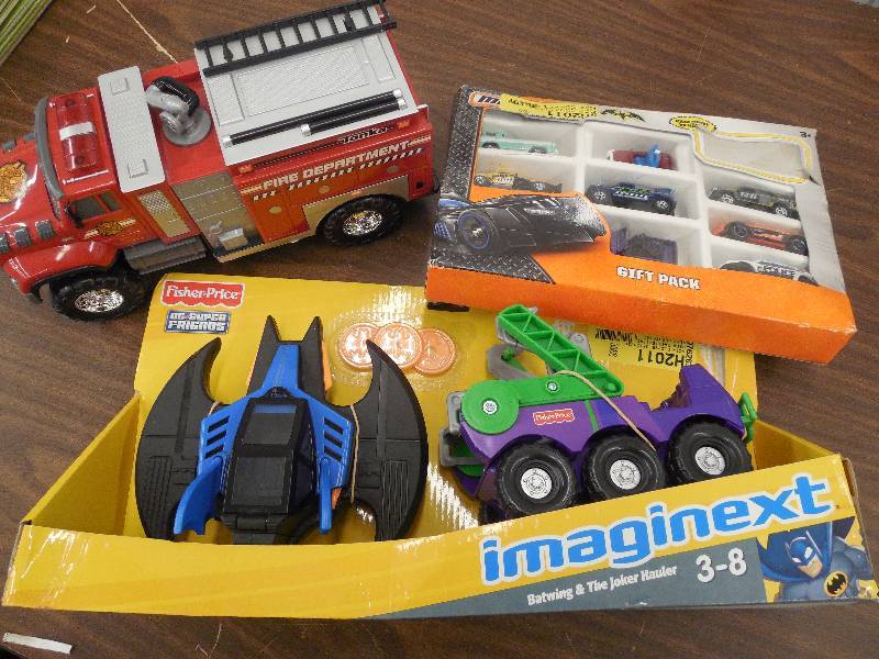 lot 96 image: Lot of Toys