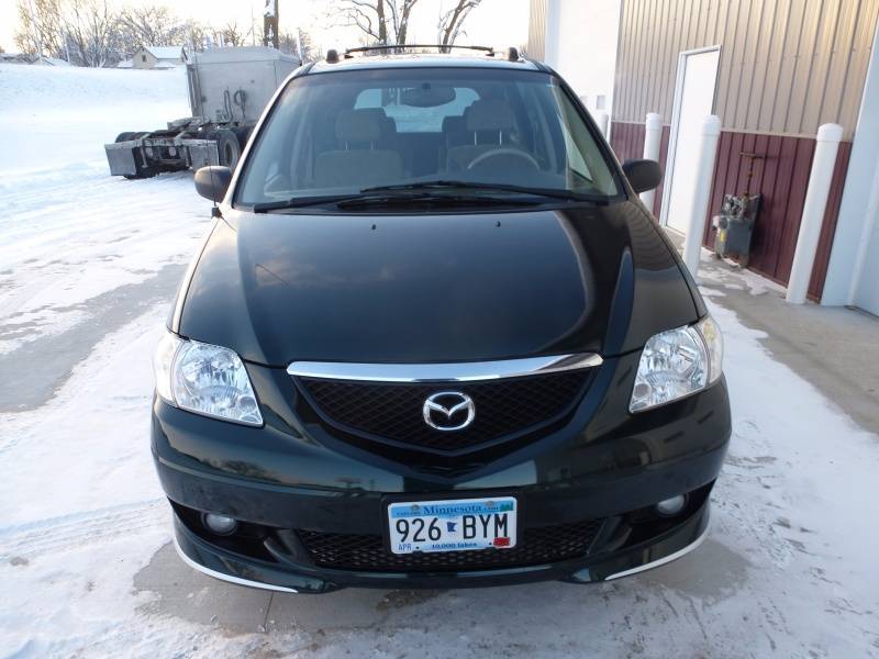 2003 Mazda MPV