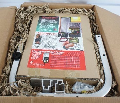 lot 2 image: Battery Minder Solar Charging System