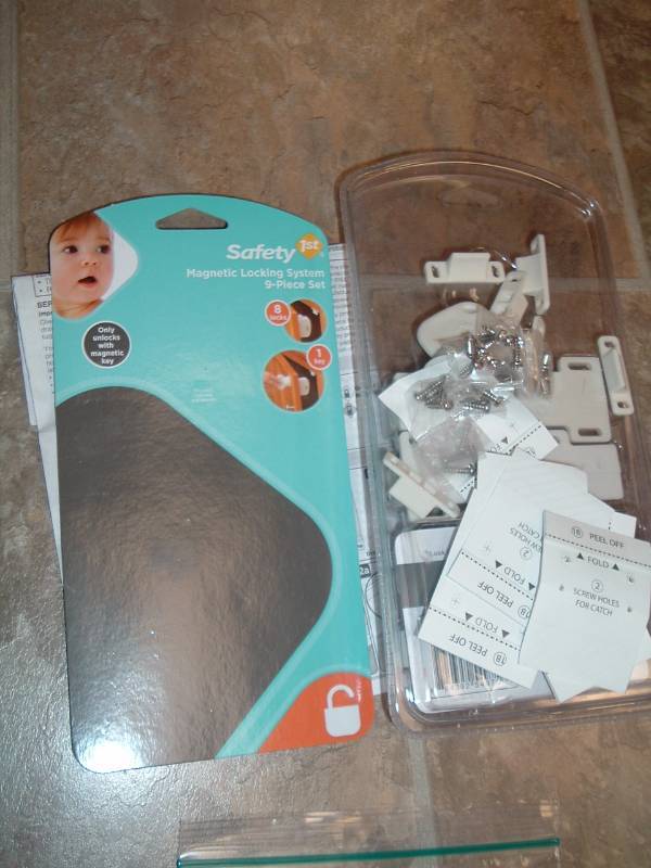 lot 274 image: Magnetic Locks