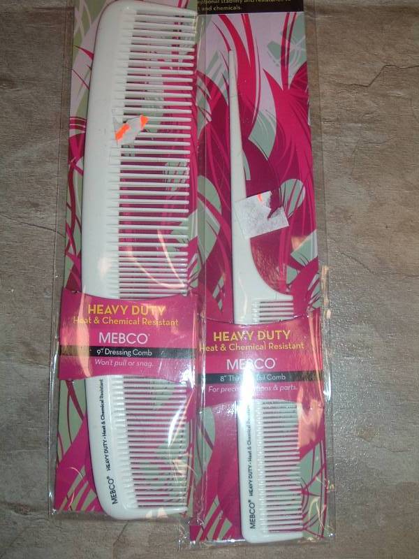 lot 276 image: 2 New Combs