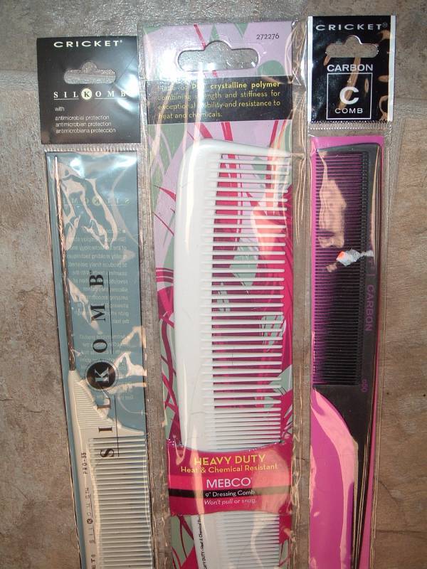 lot 278 image: 3 New Combs