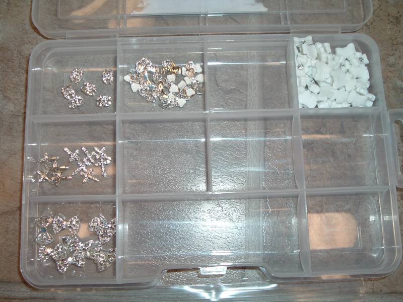 lot 289 image: Nail Gems and Case