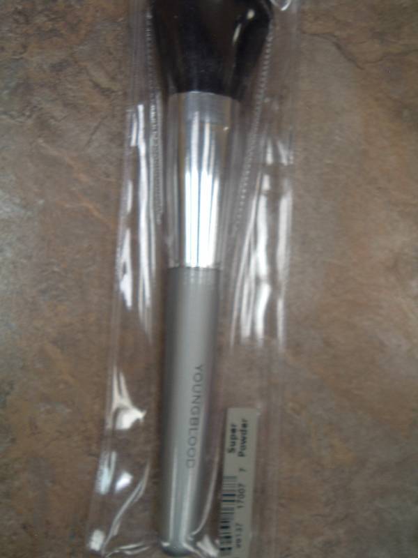lot 305 image: Youngblood Powder Brush