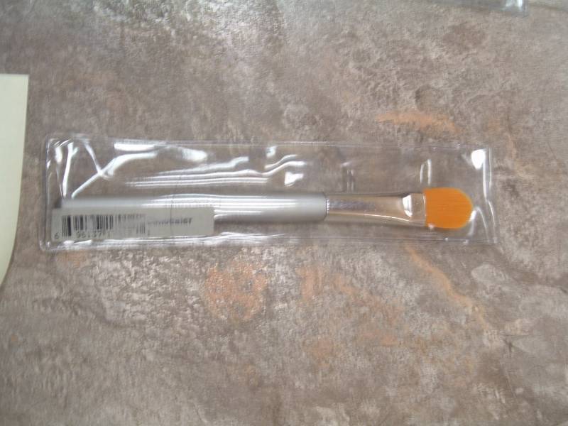 lot 313 image: Youngblood Concealer Brush