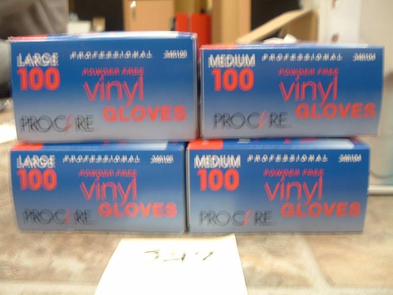 lot 327 image: Vinyl Gloves