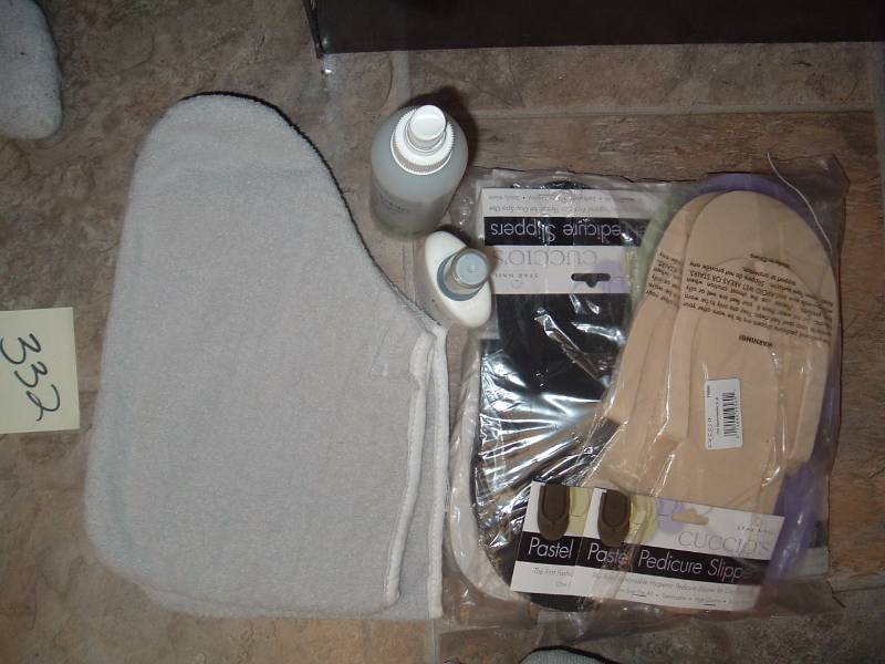 lot 332 image: Pedicure Supplies