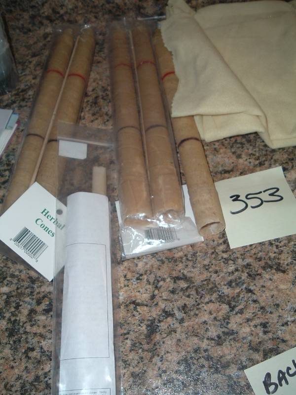 lot 353 image: Ear Candles and Heat Protector pad