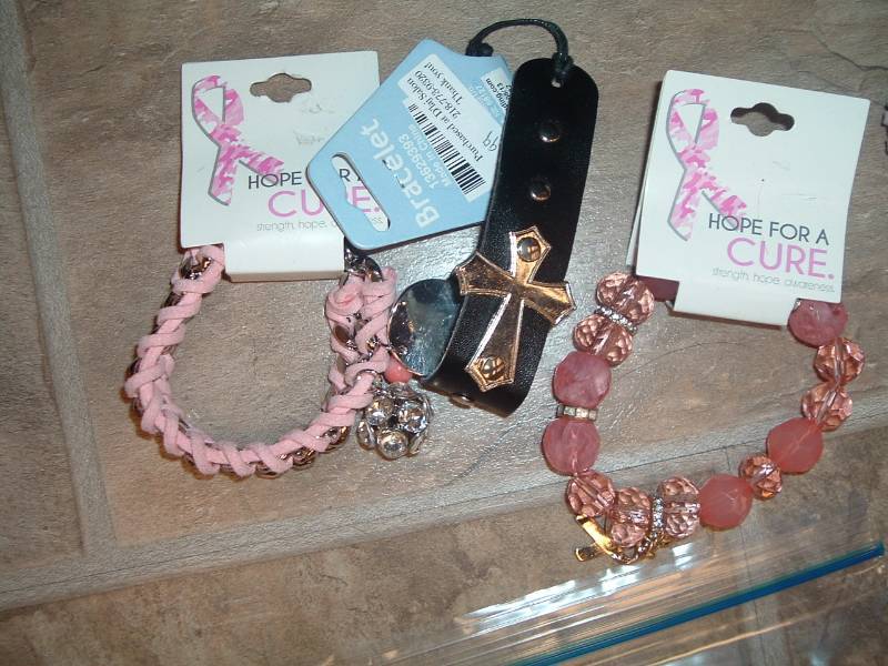 lot 379 image: Bracelets, NEW