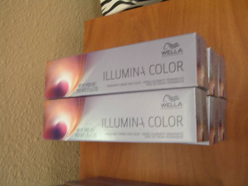 lot 412 image: Illumina Color, NEW