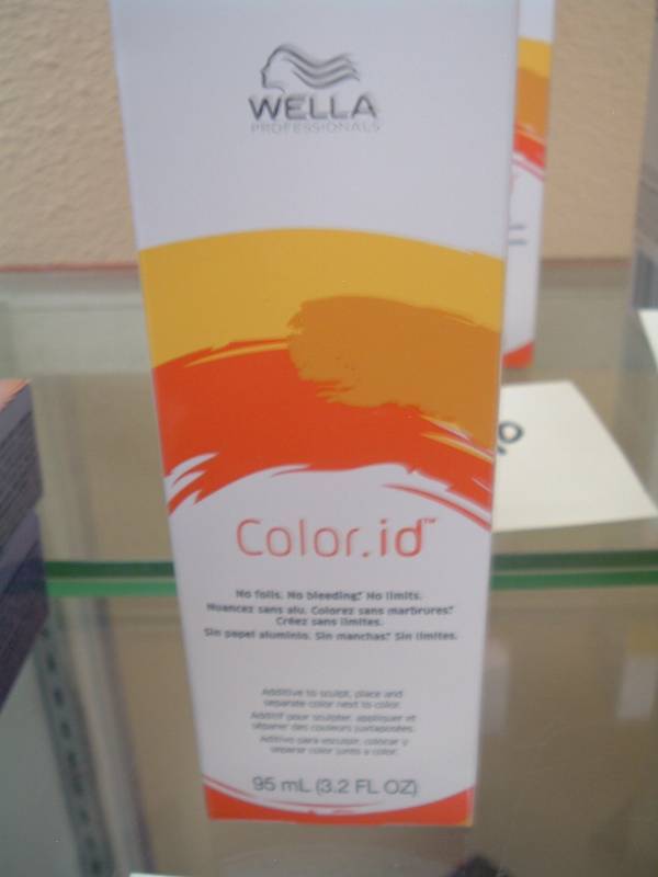 lot 415 image: Color ID  New