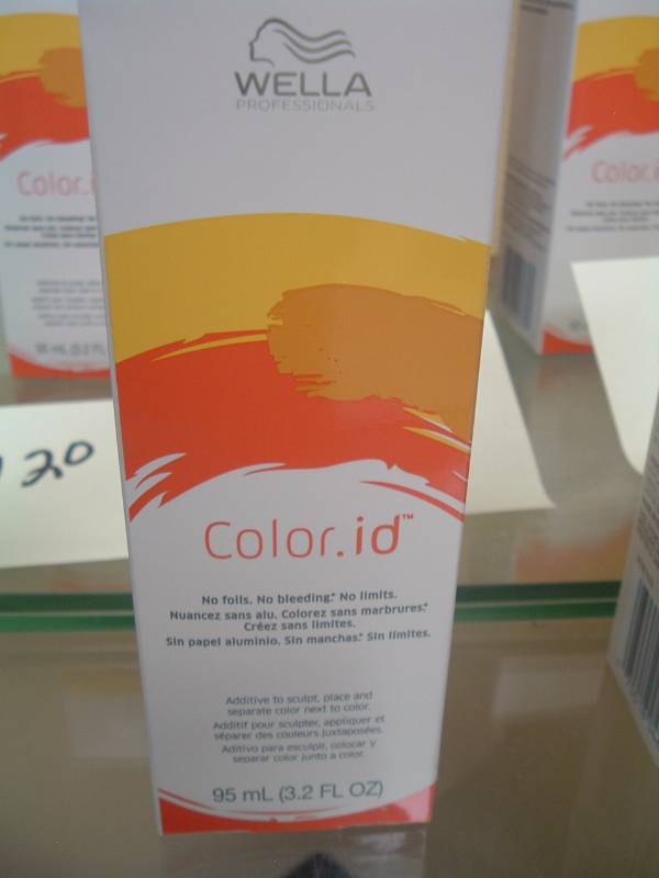 lot 416 image: Color ID  New