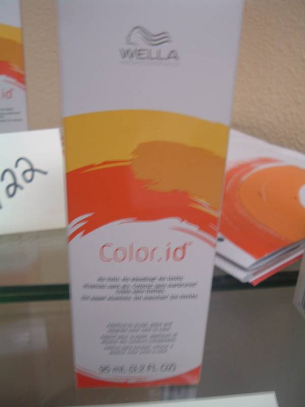 lot 418 image: Color ID  New