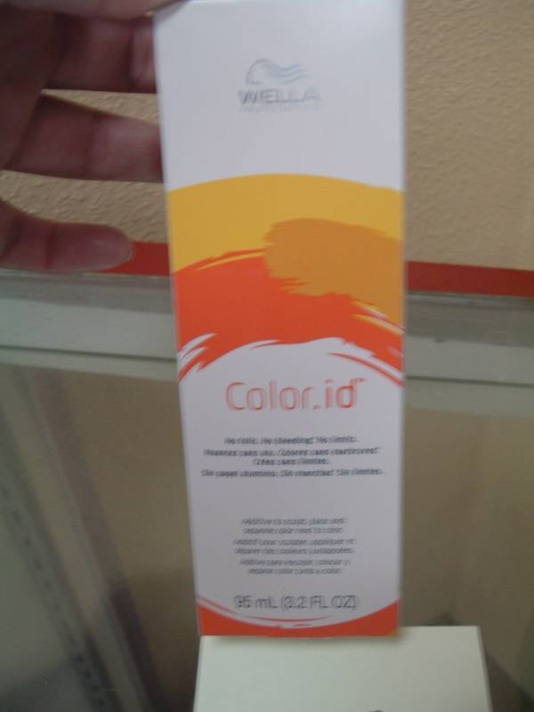 lot 420 image: Color ID  New