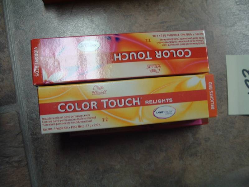 lot 433 image: Color Touch - New