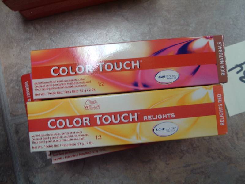 lot 434 image: Color Touch - New