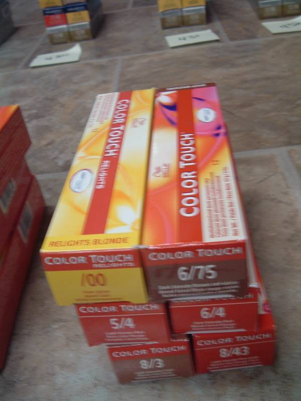 lot 442 image: Color Touch - New