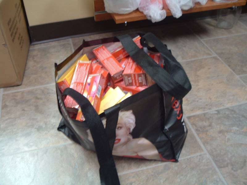 lot 451 image: Bag of Used Color Touch Tubes