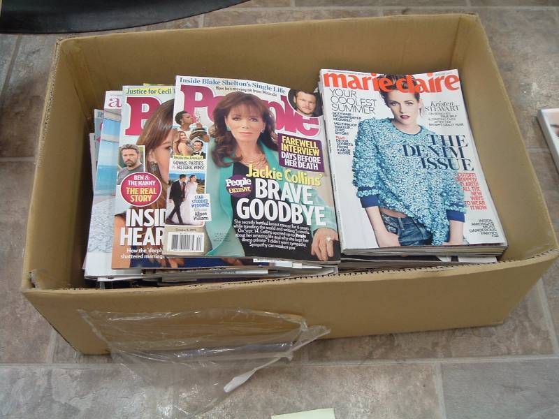 lot 459 image: Box of Magazines