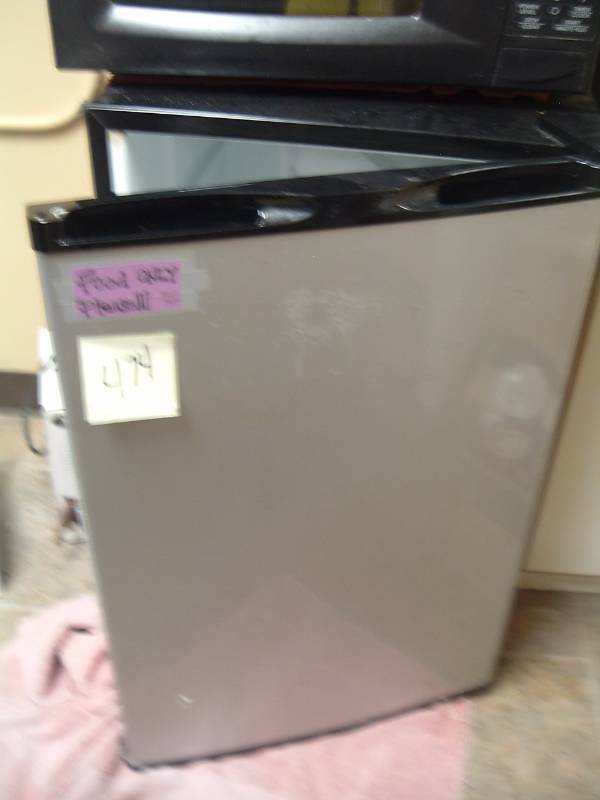lot 474 image: Mini Fridge with Freezer