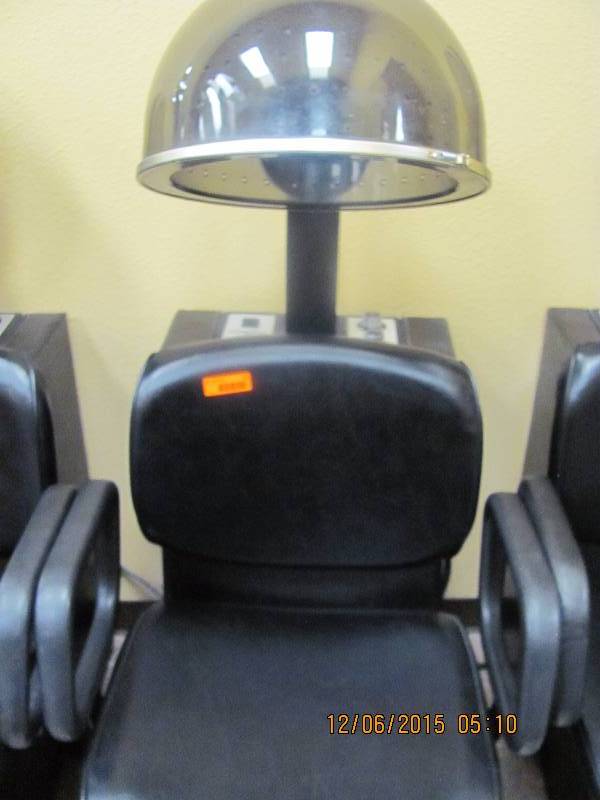 lot 22 image: Dryer Chair