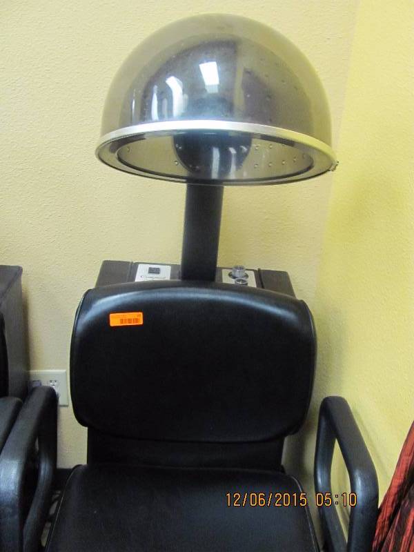 lot 23 image: Dryer Chair