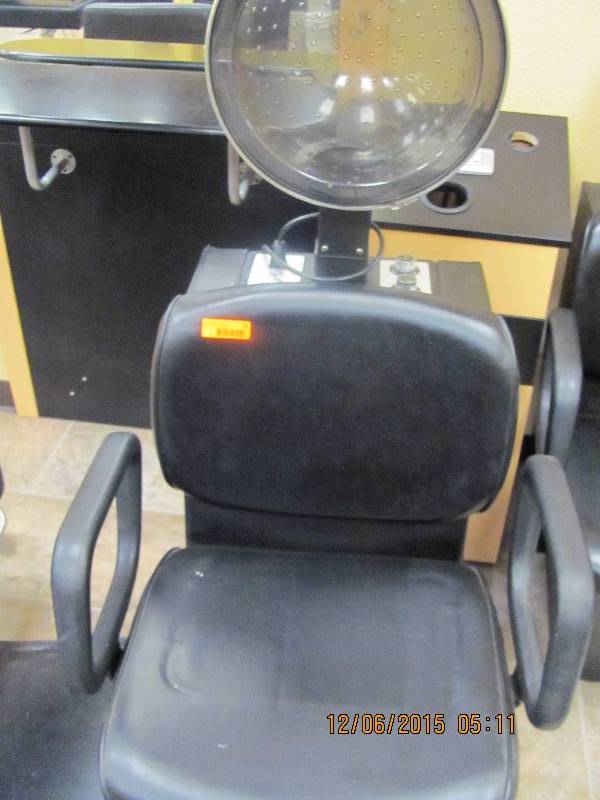 lot 24 image: Dryer Chair