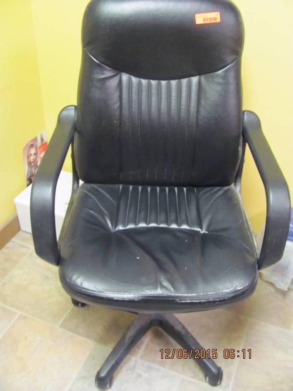 lot 51 image: Office Chair