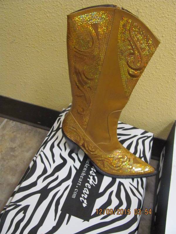 lot 64 image: Bling Boots