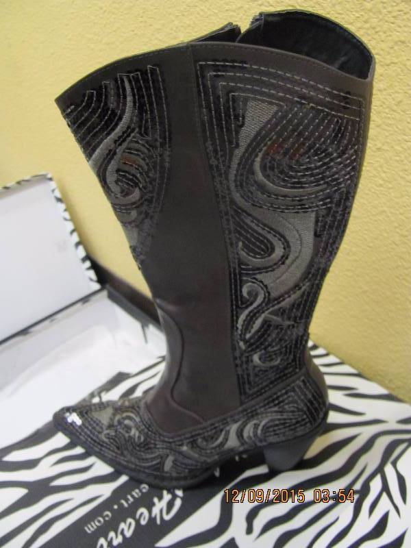 lot 65 image: Bling Boots