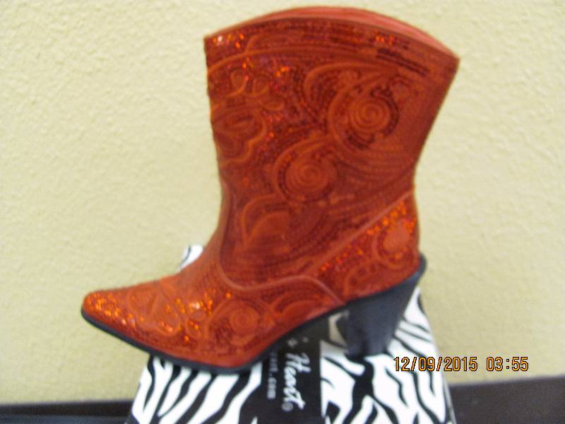lot 66 image: Short Bling Boots