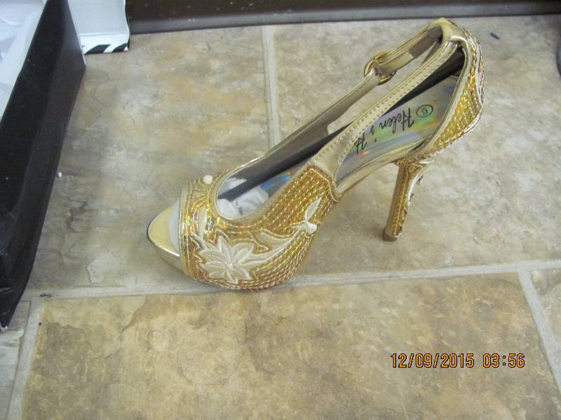 lot 69 image: Bling Shoes