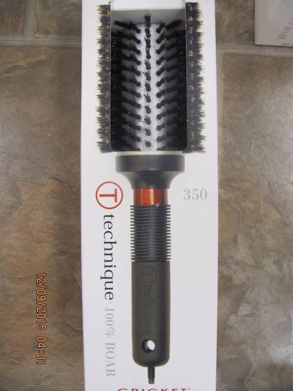 lot 83 image: Cricket Round Brush