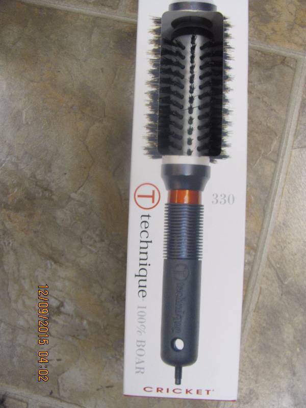 lot 85 image: Cricket Round Brush