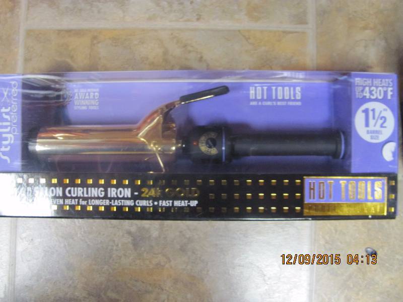 lot 111 image: Hot Tools Iron