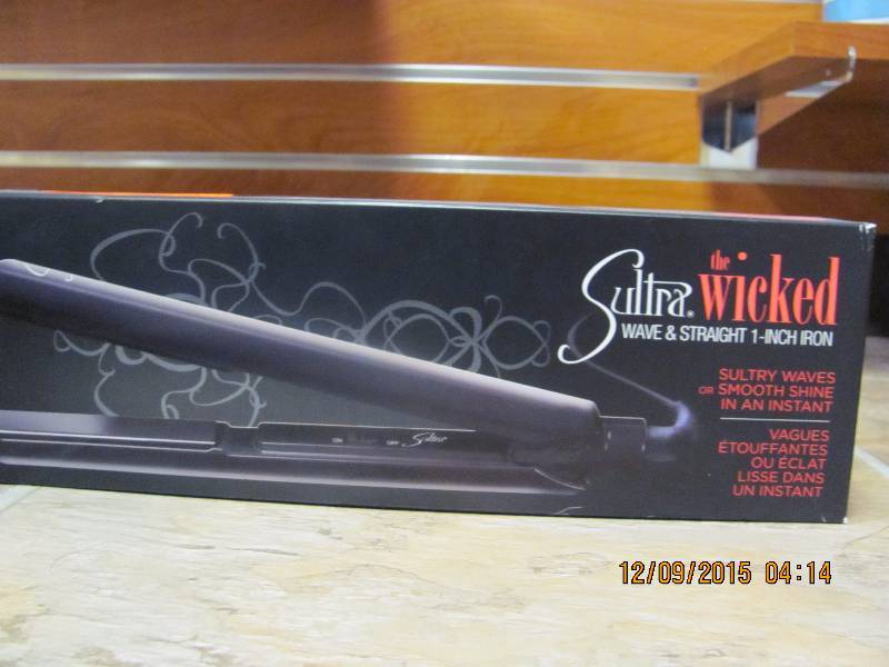 lot 113 image: Sultra Wicked Flat Iron