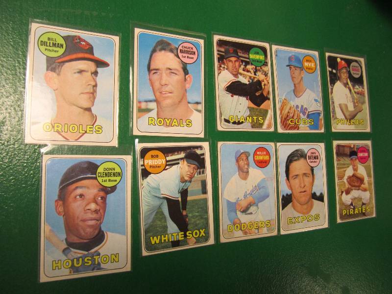 10 1969 Topps baseball cards...