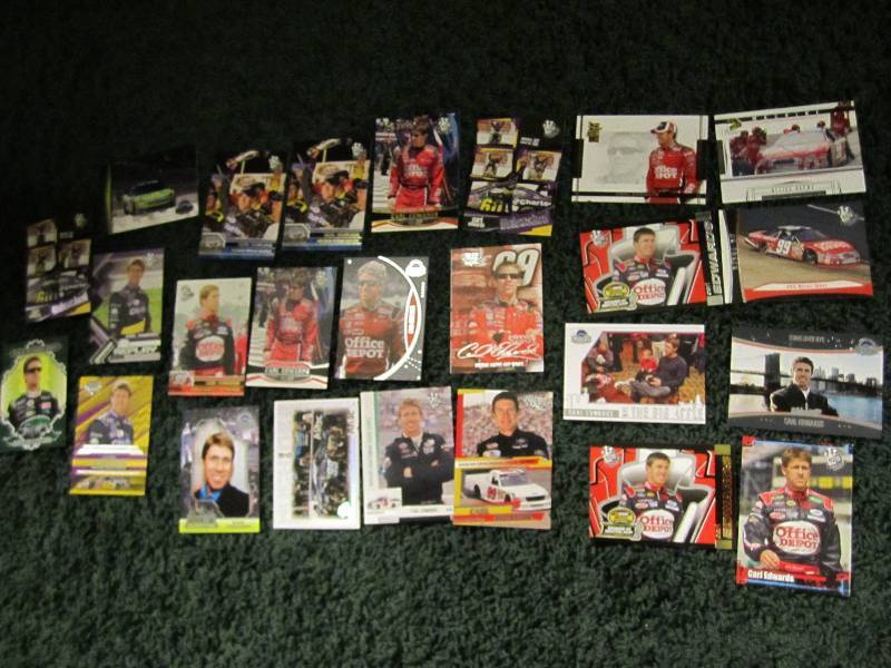25 Carl Edwards cards...