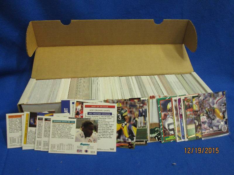 Box of mixed football cards...