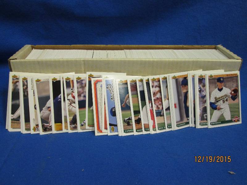 Box of 1992 Upper Deck baseball car...