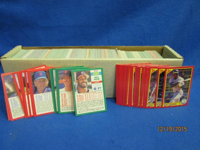 Box of 1990 Score baseball cards...