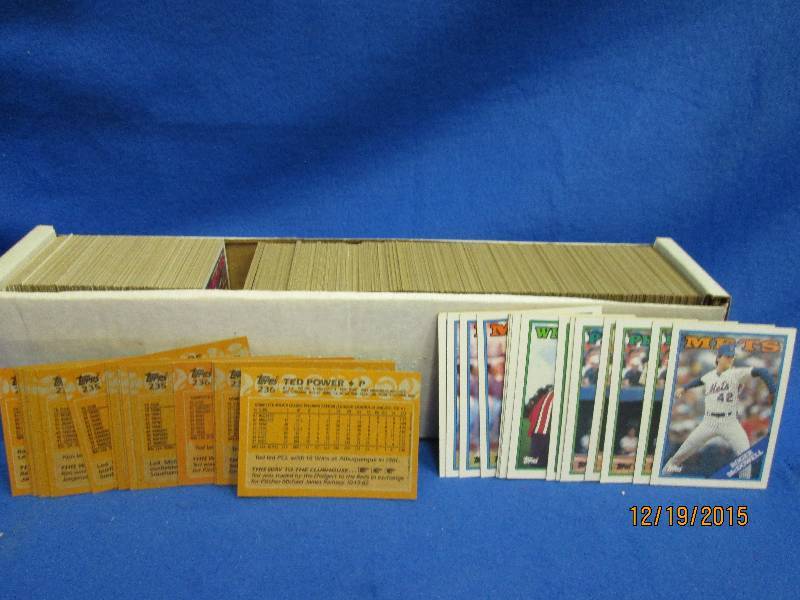 Box of 1988 Topps baseball cards...