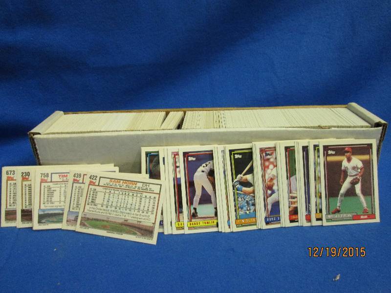 Box of 1992 Topps baseball cards...