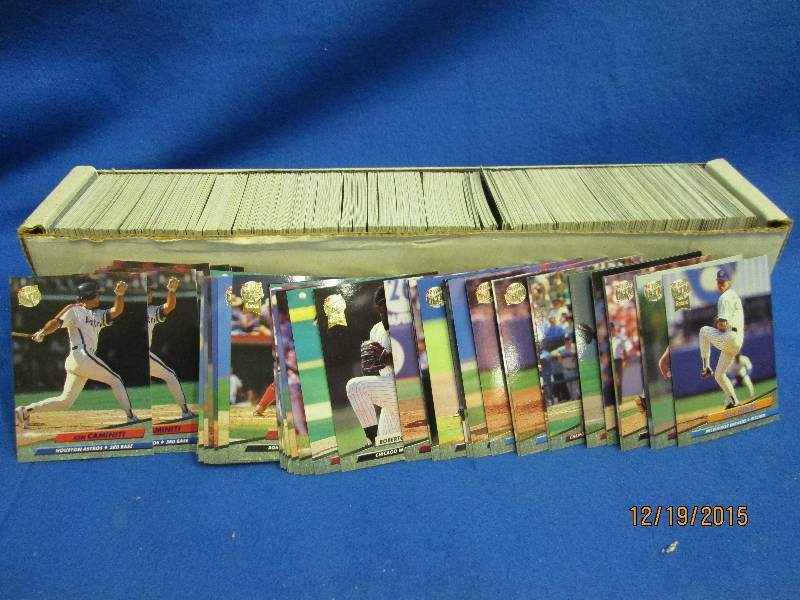 Box of 1992 Fleer Ultra baseball ca...